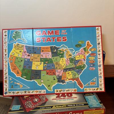 LOT 123: Vintage Games: Rebound, Easy Money, Game of the States, Hi Q and others