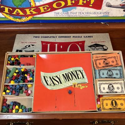 LOT 123: Vintage Games: Rebound, Easy Money, Game of the States, Hi Q and others