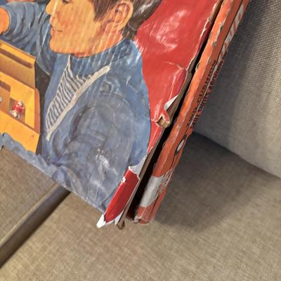 LOT 123: Vintage Games: Rebound, Easy Money, Game of the States, Hi Q and others