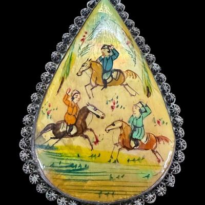 Antique Persian Painted Shell Pendant with Sterling Filigree Border [11.00g]