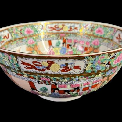 Chinese Export Famille Rose Medallion Bowl