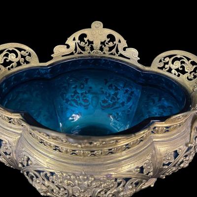 Victorian Centerpiece Bowl Accent Table