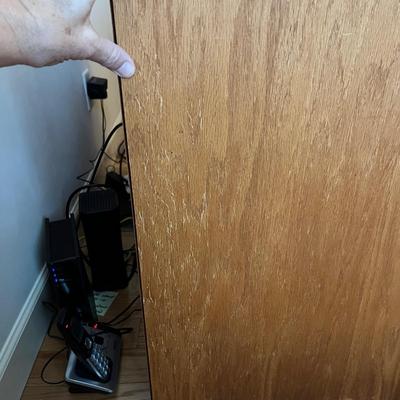 Thornwood Oak TV-Entertainment Center (O-BC)