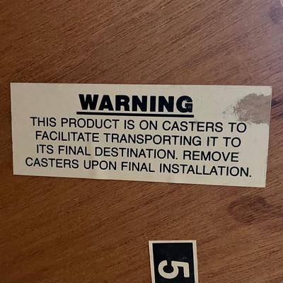 Thornwood Oak TV-Entertainment Center (O-BC)