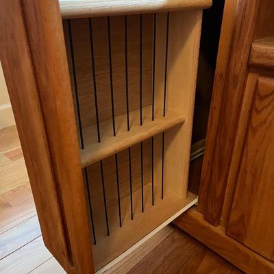 Thornwood Oak TV-Entertainment Center (O-BC)