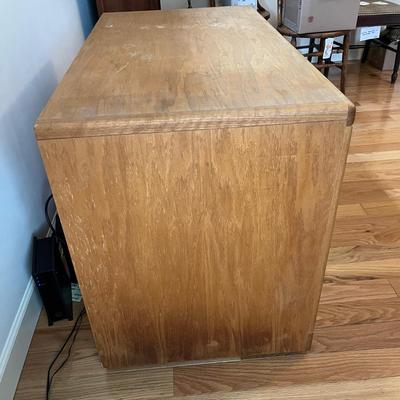 Thornwood Oak TV-Entertainment Center (O-BC)