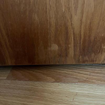 Thornwood Oak TV-Entertainment Center (O-BC)