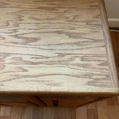 Thornwood Oak TV-Entertainment Center (O-BC)