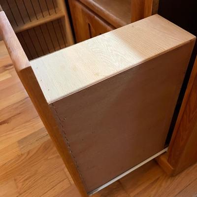 Thornwood Oak TV-Entertainment Center (O-BC)