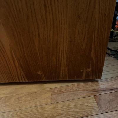 Thornwood Oak TV-Entertainment Center (O-BC)