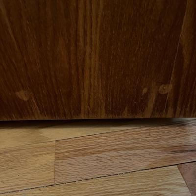 Thornwood Oak TV-Entertainment Center (O-BC)