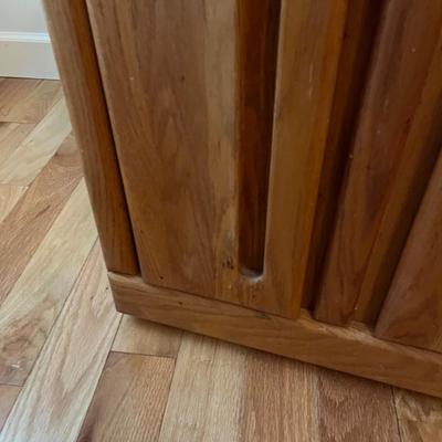 Thornwood Oak TV-Entertainment Center (O-BC)