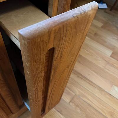 Thornwood Oak TV-Entertainment Center (O-BC)