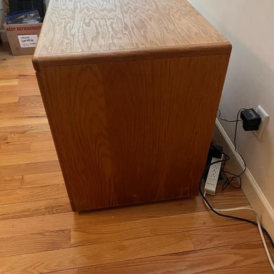 Thornwood Oak TV-Entertainment Center (O-BC)