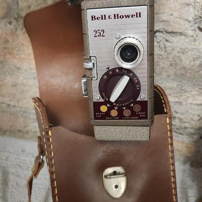 Sale Photo Thumbnail #123: Kodak XL33, Brownie Fun Saver, Bell and Howell 252, Bell and Howell one nine, and Kodak Electric 8