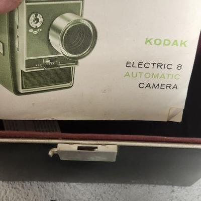 Sale Photo Thumbnail #129: Kodak XL33, Brownie Fun Saver, Bell and Howell 252, Bell and Howell one nine, and Kodak Electric 8