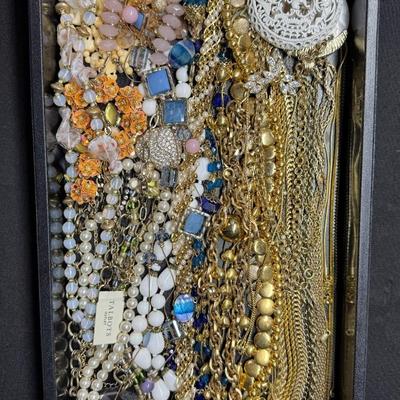 Sale Photo Thumbnail #138: Includes gold tone, beads, chains, chokers, and more. Total of 40+ pieces. Does not include display trays. [JP]