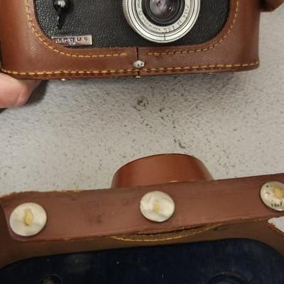 Sale Photo Thumbnail #265: 5 cameras