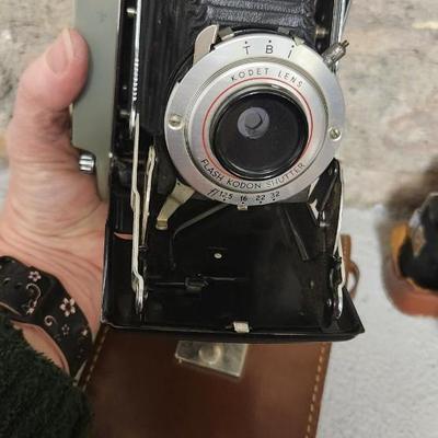 Sale Photo Thumbnail #268: 5 cameras