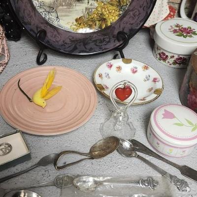Sale Photo Thumbnail #323: Floral lot - spoons, little dolls....so much stuff