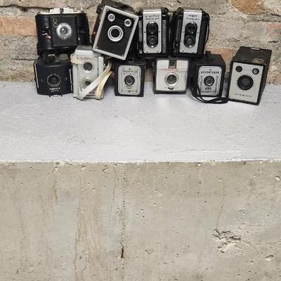 Sale Photo Thumbnail #326: Lots of box cameras Birdseye, Ansco Sure Shot - 3 different ones, Spartus, Adventurer, Tower Skipper, and a couple Arogflex 75