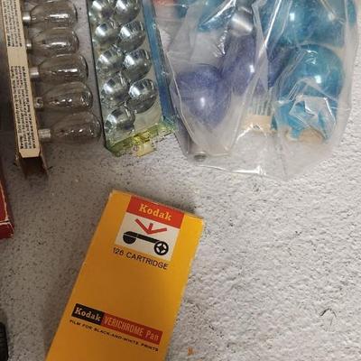 Sale Photo Thumbnail #347: Misc lot of flash bulbs and some film