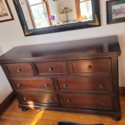 Sale Photo Thumbnail #391: Measures 5' 5" wide, 3'6" tall and 19" wide, in good shape!