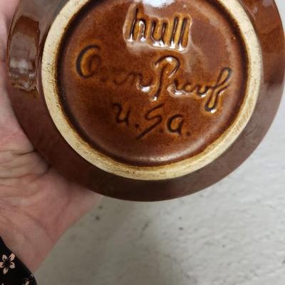 Sale Photo Thumbnail #399: Mixed lot of Hull brown drip glaze and unmarked drip glaze