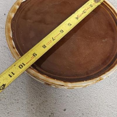 Sale Photo Thumbnail #403: Mixed lot of Hull brown drip glaze and unmarked drip glaze