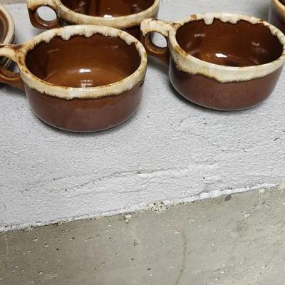 Sale Photo Thumbnail #400: Mixed lot of Hull brown drip glaze and unmarked drip glaze