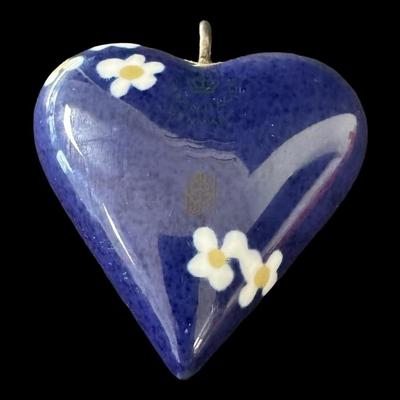 Sale Photo Thumbnail #240: This piece is blue with yellow and white flowers. The finding is marked “925.” There are no obvious chips or cracks. Measurement: 2.5”H x 2.25”W. Pre-auction estimate: $100-$150. [JP]