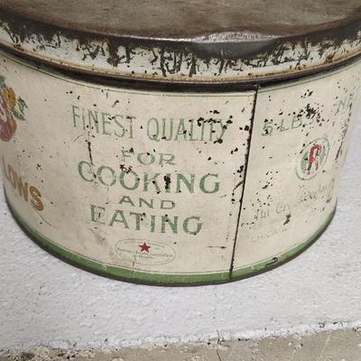 Sale Photo Thumbnail #416: Neat old marshmallow tin - In very used condition but notice the cracker Jacks branding on it as well as the Good Housekeeping Seal :D
