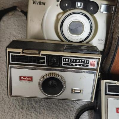 Sale Photo Thumbnail #425: 10 Automatic cameras of many ages