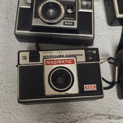 Sale Photo Thumbnail #422: 10 Automatic cameras of many ages