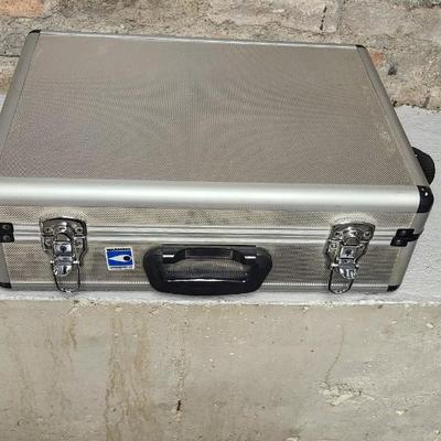 Sale Photo Thumbnail #498: 5 camera Cases, blue soft side, brown leather vintage and 3 metal cases