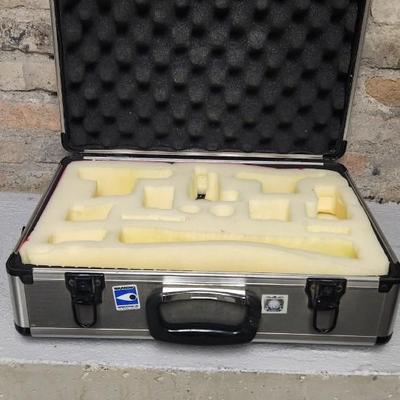 Sale Photo Thumbnail #499: 5 camera Cases, blue soft side, brown leather vintage and 3 metal cases