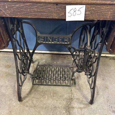 Singer Sewing Machine in Cabinet