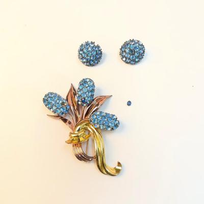 564 Vintage Pennino Sterling flower pin with blue rhinestones & matching earrings