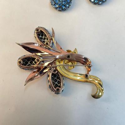 564 Vintage Pennino Sterling flower pin with blue rhinestones & matching earrings