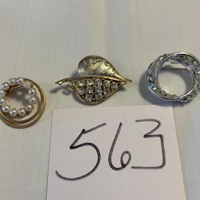 Brooch Lot