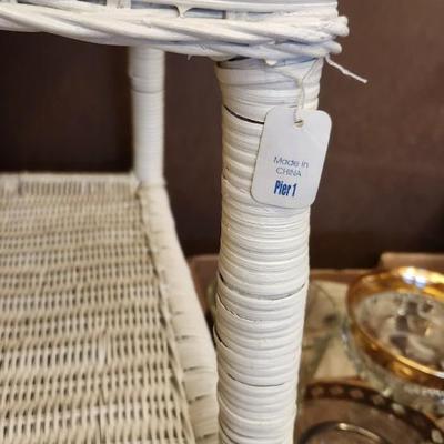 Sale Photo Thumbnail #523: Notice the damage to the small chair and the top of the wicker