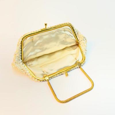 301 Antique Beaded Hand Bags