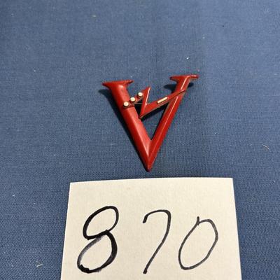WWII V for Victory Pin
