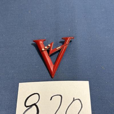 WWII V for Victory Pin