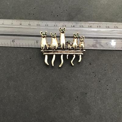 Sale Photo Thumbnail #130: Very cute cat fashion brooch 
Please see attached photos