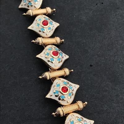 Sale Photo Thumbnail #154: Very nice Fashion bracelet 
Please see attached photos