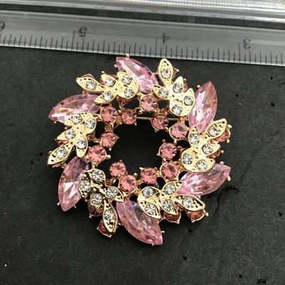 Sale Photo Thumbnail #158: Beautiful Pink rhinestone Fashion Brooch 
Please see attached photos