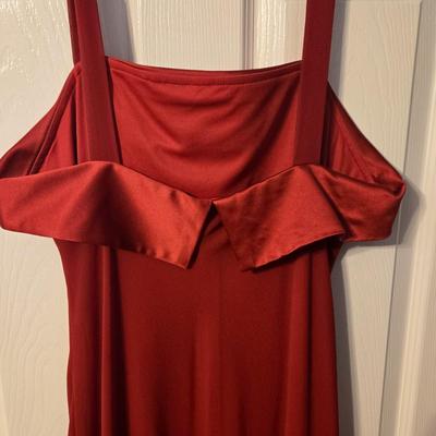 LOT 21: Two Dresses Sz. 14