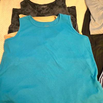 LOT 29: Two Pairs of Women's Lounge Pants, 4 Tank Tops, and 1 Long Sleeve Shirt- Plus Size