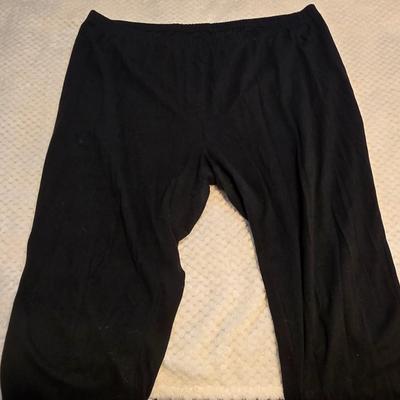 LOT 29: Two Pairs of Women's Lounge Pants, 4 Tank Tops, and 1 Long Sleeve Shirt- Plus Size